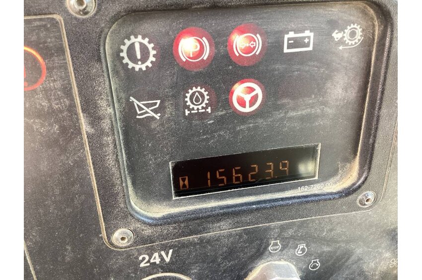 725