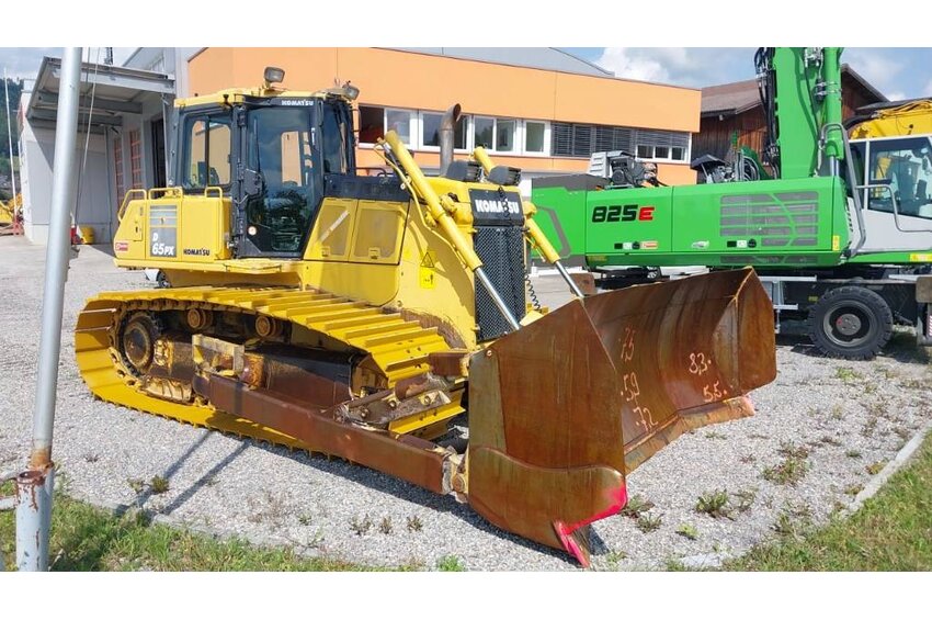 D 65 PX-18