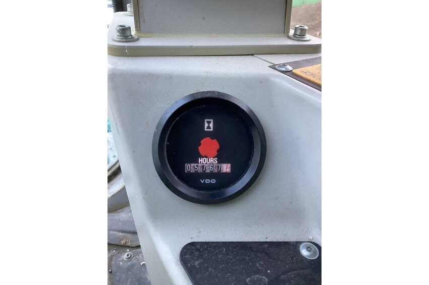673 E