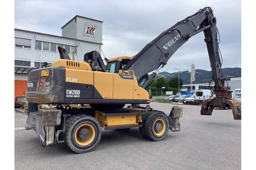 EW 210 D