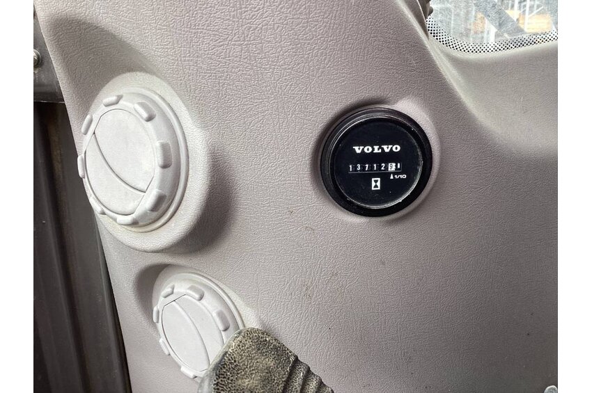 EW 210 D